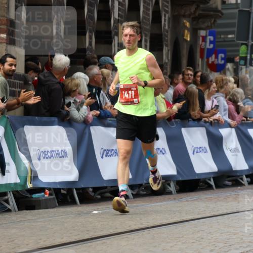 13.09.2026 - 21. swb-Marathon Bremen Strokosch-Dieckow http://msf.ph/oto/10308179 13.09.2026 13:01:42 Ziel 1411, 3019, 4118, 4328, 5996, 13063, 1614, 4696, 4739, 5601, 9233 meine-sportfotos.de