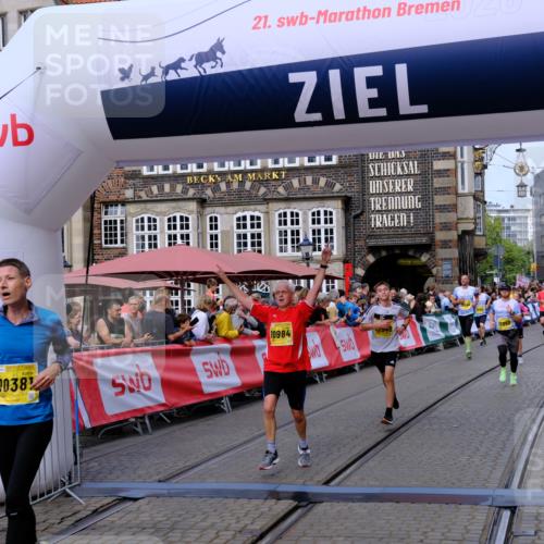13.09.2026 - 21. swb-Marathon Bremen Tim E. http://msf.ph/oto/10308205 13.09.2026 10:51:39 Ziel 10334, 10381, 10471, 10515, 10544, 10763, 10825, 10862, 10887, 10984, 11145, 11503, 11801, 11973, 12051, 12133, 12424, 12548, 12552, 13631 meine-sportfotos.de