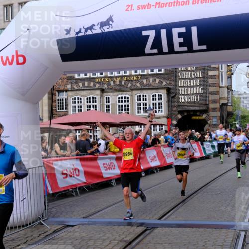 13.09.2026 - 21. swb-Marathon Bremen Tim E. http://msf.ph/oto/10308223 13.09.2026 10:51:39 Ziel 10334, 10381, 10471, 10515, 10544, 10763, 10825, 10862, 10887, 10984, 11145, 11503, 11801, 11973, 12051, 12133, 12424, 12548, 12552, 13631 meine-sportfotos.de