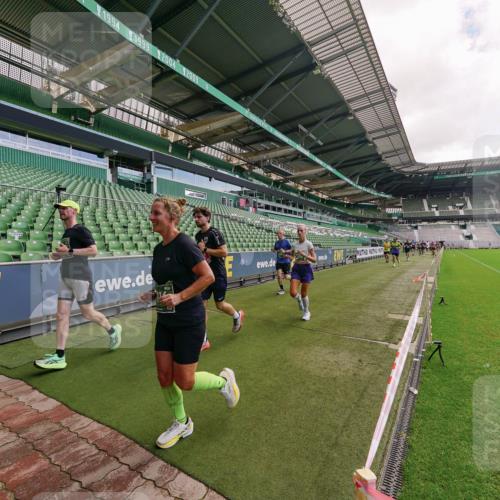 13.09.2026 - 21. swb-Marathon Bremen Michael Burmester http://msf.ph/oto/10308244 13.09.2026 13:03:34 Laufen im Stadion 209, 210, 488, 534, 596, 722, 725, 762, 881, 936, 940, 1014, 1250, 1343, 1458, 1460, 1479, 1611, 1649, 1653, 1771, 2223, 2276, 2345, 2364, 2369, 2378, 2421, 2434, 2513, 2625, 2666, 2668, 2779, 2851, 2891, 2900, 2934, 2977, 3028, 3114, 3135, 3163, 3164, 3258, 3360, 3402, 3425, 3454, 3460, 3496, 3510, 3521, 3576, 3579, 3585, 3597, 3603, 3618, 3721, 3796, 3846, 3852, 3859, 3893, 3938, 3970, 3983, 4000, 4077, 4133, 4506, 4558, 242 meine-sportfotos.de
