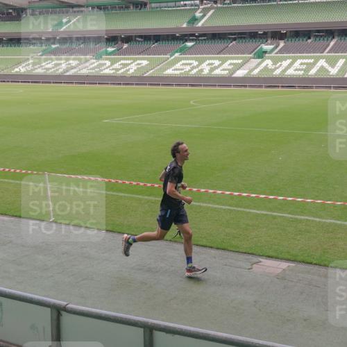 13.09.2026 - 21. swb-Marathon Bremen Michael Burmester http://msf.ph/oto/10308247 13.09.2026 12:39:40 Laufen im Stadion 277, 453, 807, 862, 901, 1248, 1320, 1323, 1379, 1472, 1508, 1540, 1576, 1587, 1717, 1751, 1758, 1795, 1800, 1852, 1901, 1911, 1950, 2049, 2099, 2352, 3080, 3606, 3744, 4381, 5160, 5163, 5912, 6112, 6630, 7118, 7671, 8077, 8467, 9399, 9630, 10034, 13080, 365, 850, 1288, 1485, 1550, 1583, 1875, 1993, 2073, 3617, 4232, 7244, 7692, 7768, 8075, 13033 meine-sportfotos.de