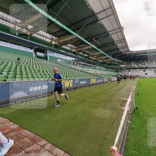 13.09.2026 - 21. swb-Marathon Bremen Michael Burmester http://msf.ph/oto/10308257 13.09.2026 13:03:36 Laufen im Stadion 209, 210, 488, 534, 596, 722, 725, 762, 881, 936, 940, 1014, 1250, 1343, 1458, 1460, 1479, 1611, 1649, 1653, 1771, 2223, 2276, 2345, 2364, 2369, 2378, 2421, 2434, 2513, 2625, 2666, 2668, 2779, 2851, 2891, 2900, 2934, 2977, 3028, 3114, 3135, 3163, 3164, 3258, 3360, 3402, 3425, 3454, 3460, 3496, 3510, 3521, 3576, 3579, 3585, 3597, 3603, 3618, 3721, 3796, 3846, 3852, 3859, 3893, 3938, 3970, 3983, 4000, 4077, 4133, 4506, 4558, 242 meine-sportfotos.de