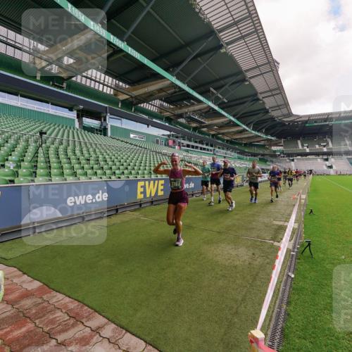 13.09.2026 - 21. swb-Marathon Bremen Michael Burmester http://msf.ph/oto/10308295 13.09.2026 13:03:45 Laufen im Stadion 209, 210, 488, 534, 565, 596, 725, 762, 881, 936, 940, 1014, 1343, 1373, 1458, 1460, 1479, 1611, 1649, 1653, 1771, 2223, 2276, 2364, 2369, 2421, 2434, 2513, 2625, 2668, 2779, 2851, 2872, 2891, 2900, 2934, 2977, 3028, 3114, 3135, 3217, 3258, 3360, 3402, 3419, 3425, 3454, 3460, 3496, 3510, 3521, 3576, 3579, 3585, 3597, 3603, 3618, 3721, 3796, 3846, 3852, 3859, 3893, 3909, 3938, 3970, 3983, 4000, 4077, 4133, 4506, 4558, 242 meine-sportfotos.de