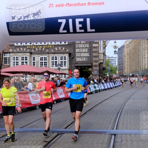 13.09.2026 - 21. swb-Marathon Bremen Tim E. http://msf.ph/oto/10308348 13.09.2026 10:51:47 Ziel 10334, 10381, 10544, 10763, 10825, 10862, 10887, 10984, 11145, 11787, 12424, 12548, 13631 meine-sportfotos.de