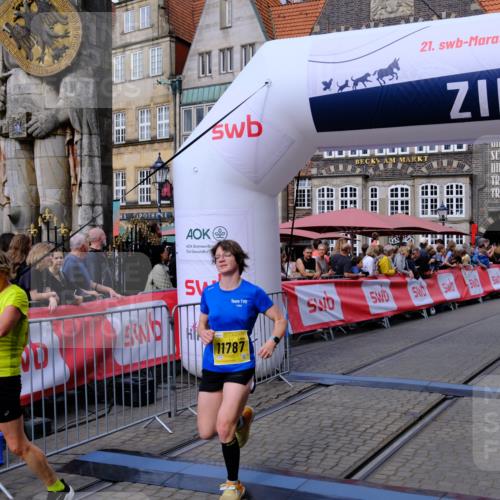 13.09.2026 - 21. swb-Marathon Bremen Tim E. http://msf.ph/oto/10308423 13.09.2026 10:51:50 Ziel 10334, 10348, 10381, 10544, 10763, 10825, 10862, 10984, 11145, 11787, 12329, 12424, 12548, 13631 meine-sportfotos.de