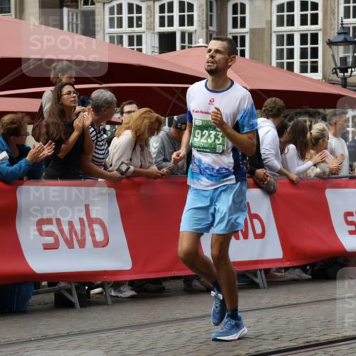 13.09.2026 - 21. swb-Marathon Bremen Strokosch-Dieckow http://msf.ph/oto/10308428 13.09.2026 13:01:57 Ziel 1614, 4118, 5369, 7950, 9137, 13063, 13168, 1667 meine-sportfotos.de
