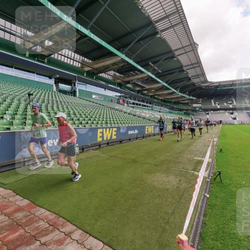 13.09.2026 - 21. swb-Marathon Bremen Michael Burmester http://msf.ph/oto/10308440 13.09.2026 13:04:01 Laufen im Stadion 209, 210, 488, 534, 565, 596, 725, 762, 881, 940, 1014, 1343, 1373, 1456, 1458, 1460, 1479, 1611, 1649, 1653, 1687, 1771, 2223, 2276, 2364, 2369, 2421, 2430, 2434, 2452, 2513, 2625, 2779, 2851, 2867, 2872, 2891, 2900, 2910, 2919, 2934, 2957, 2977, 3028, 3114, 3135, 3217, 3258, 3360, 3402, 3419, 3425, 3454, 3460, 3496, 3510, 3521, 3576, 3579, 3585, 3597, 3618, 3796, 3846, 3859, 3909, 3938, 3970, 3983, 4077, 4133, 242 meine-sportfotos.de