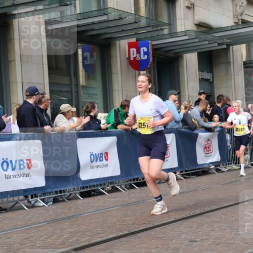 13.09.2026 - 21. swb-Marathon Bremen Strokosch-Dieckow http://msf.ph/oto/10308486 13.09.2026 10:54:35 Ziel 10589, 10608, 10646, 10901, 11040, 11174, 11569, 11620, 11860, 11874, 11889, 11908, 11976, 12313, 12519, 12800, 13526, 13592, 10067, 10146, 10359, 10410, 10503, 10577, 10631, 10704, 10749, 10765, 10837, 10884, 11039, 11099, 11118, 11389, 11476, 11593, 11843, 11989, 12038, 12265, 12328, 12467, 13526 meine-sportfotos.de