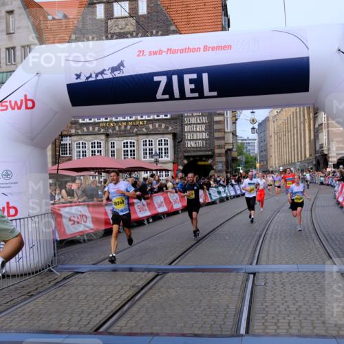 13.09.2026 - 21. swb-Marathon Bremen Tim E. http://msf.ph/oto/10308508 13.09.2026 10:51:57 Ziel 10162, 10183, 10281, 10334, 10348, 10467, 10641, 10763, 11145, 11273, 11542, 11733, 11777, 11787, 12329, 13631 meine-sportfotos.de