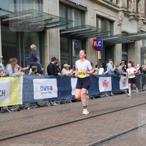 13.09.2026 - 21. swb-Marathon Bremen Strokosch-Dieckow http://msf.ph/oto/10308511 13.09.2026 10:54:35 Ziel 10589, 10608, 10646, 10901, 11040, 11174, 11569, 11620, 11860, 11874, 11889, 11908, 11976, 12313, 12519, 12800, 13526, 13592, 10067, 10146, 10359, 10410, 10503, 10577, 10631, 10704, 10749, 10765, 10837, 10884, 11039, 11099, 11118, 11389, 11476, 11593, 11843, 11989, 12038, 12265, 12328, 12467, 13526 meine-sportfotos.de