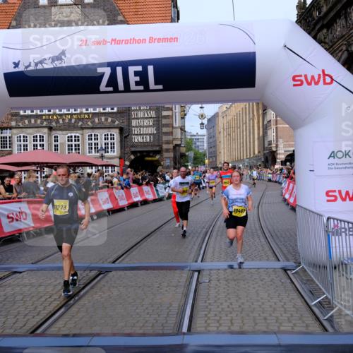 13.09.2026 - 21. swb-Marathon Bremen Tim E. http://msf.ph/oto/10308592 13.09.2026 10:51:59 Ziel 10162, 10183, 10281, 10334, 10348, 10467, 10641, 11145, 11273, 11542, 11685, 11733, 11777, 11787, 12329 meine-sportfotos.de