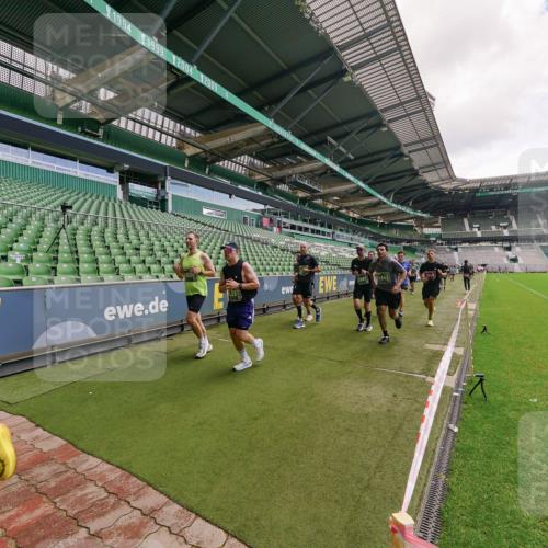 13.09.2026 - 21. swb-Marathon Bremen Michael Burmester http://msf.ph/oto/10308621 13.09.2026 13:04:28 Laufen im Stadion 178, 209, 210, 488, 534, 536, 565, 596, 725, 762, 881, 940, 1014, 1239, 1307, 1343, 1373, 1456, 1458, 1479, 1627, 1649, 1653, 1656, 1687, 1771, 1780, 1914, 1932, 1941, 2023, 2089, 2126, 2223, 2369, 2430, 2434, 2452, 2602, 2625, 2723, 2742, 2764, 2851, 2867, 2872, 2891, 2910, 2919, 2934, 2957, 2959, 2977, 2985, 3028, 3135, 3217, 3320, 3343, 3360, 3402, 3419, 3425, 3454, 3460, 3510, 3521, 3579, 3597, 3618, 3796, 3846, 3859, 3909, 4077, 242 meine-sportfotos.de