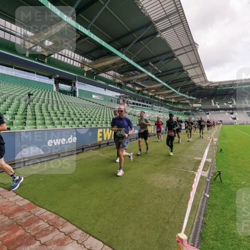 13.09.2026 - 21. swb-Marathon Bremen Michael Burmester http://msf.ph/oto/10308678 13.09.2026 13:04:33 Laufen im Stadion 178, 209, 210, 323, 488, 534, 536, 565, 596, 647, 725, 762, 881, 940, 1014, 1073, 1239, 1243, 1307, 1343, 1373, 1456, 1458, 1479, 1627, 1649, 1653, 1656, 1687, 1771, 1780, 1914, 1932, 1941, 2023, 2089, 2126, 2223, 2241, 2369, 2430, 2434, 2452, 2602, 2625, 2723, 2742, 2764, 2851, 2867, 2872, 2891, 2910, 2919, 2934, 2957, 2959, 2977, 2985, 3028, 3030, 3135, 3217, 3278, 3320, 3343, 3360, 3402, 3419, 3425, 3454, 3510, 3521, 3579, 3597, 3618, 3796, 3846, 3859, 3909, 242 meine-sportfotos.de