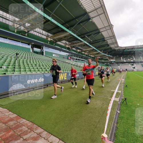 13.09.2026 - 21. swb-Marathon Bremen Michael Burmester http://msf.ph/oto/10308766 13.09.2026 13:04:41 Laufen im Stadion 178, 209, 210, 244, 323, 488, 534, 536, 565, 596, 647, 725, 762, 881, 940, 1073, 1239, 1243, 1307, 1308, 1343, 1373, 1456, 1458, 1479, 1627, 1649, 1653, 1656, 1687, 1771, 1780, 1914, 1932, 1941, 2023, 2089, 2126, 2223, 2241, 2301, 2369, 2430, 2434, 2452, 2602, 2625, 2723, 2742, 2764, 2851, 2867, 2872, 2891, 2910, 2919, 2934, 2957, 2959, 2977, 2985, 3028, 3030, 3217, 3278, 3320, 3343, 3360, 3402, 3419, 3425, 3444, 3454, 3510, 3521, 3579, 3597, 3618, 3796, 3846, 3859, 3909, 242 meine-sportfotos.de