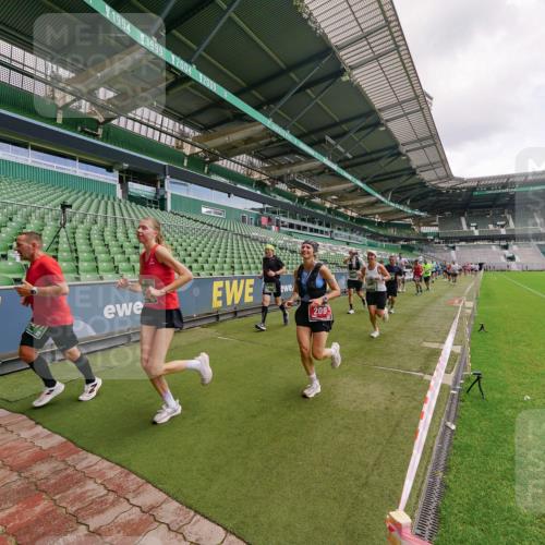 13.09.2026 - 21. swb-Marathon Bremen Michael Burmester http://msf.ph/oto/10308778 13.09.2026 13:04:43 Laufen im Stadion 178, 209, 210, 244, 323, 488, 534, 536, 565, 596, 647, 725, 881, 940, 1073, 1239, 1243, 1307, 1308, 1343, 1373, 1456, 1458, 1479, 1627, 1649, 1653, 1656, 1687, 1771, 1780, 1914, 1932, 1941, 2023, 2089, 2126, 2223, 2241, 2301, 2369, 2430, 2434, 2452, 2602, 2625, 2723, 2742, 2764, 2851, 2867, 2872, 2891, 2910, 2919, 2934, 2957, 2959, 2977, 2985, 3028, 3030, 3217, 3278, 3320, 3343, 3402, 3419, 3425, 3444, 3454, 3485, 3510, 3521, 3579, 3597, 3618, 3796, 3846, 3859, 3909, 242 meine-sportfotos.de