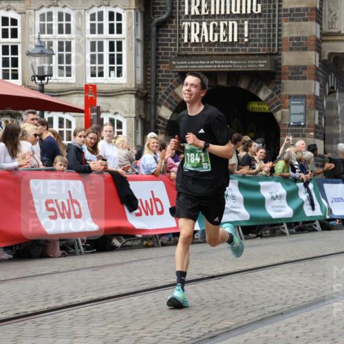 13.09.2026 - 21. swb-Marathon Bremen Strokosch-Dieckow http://msf.ph/oto/10308794 13.09.2026 13:02:34 Ziel 1667, 9583, 1795, 1850, 6918, 13237 meine-sportfotos.de
