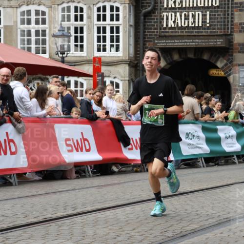 13.09.2026 - 21. swb-Marathon Bremen Strokosch-Dieckow http://msf.ph/oto/10308834 13.09.2026 13:02:34 Ziel 1667, 9583, 1795, 1850, 6918, 13237 meine-sportfotos.de