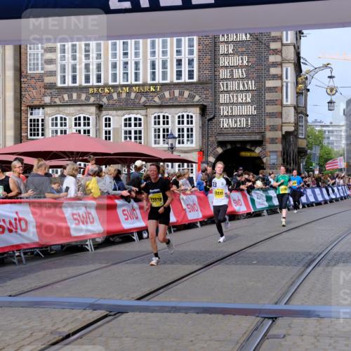 13.09.2026 - 21. swb-Marathon Bremen Tim E. http://msf.ph/oto/10309149 13.09.2026 10:52:29 Ziel 10588, 11371, 11487, 11610, 11877, 12319, 13578 meine-sportfotos.de