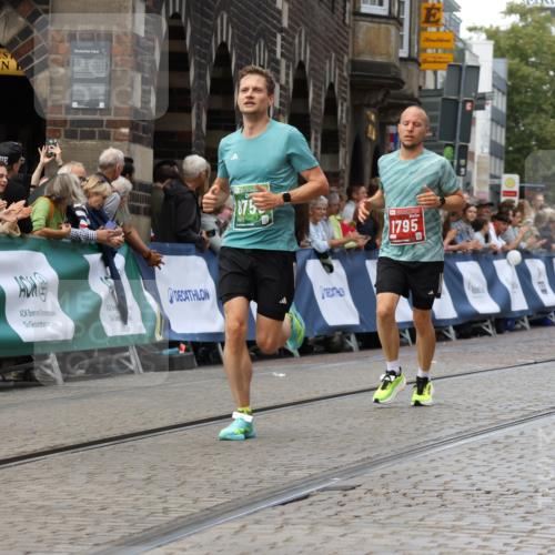 13.09.2026 - 21. swb-Marathon Bremen Strokosch-Dieckow http://msf.ph/oto/10309267 13.09.2026 13:03:04 Ziel 1381, 1795, 1850, 3609, 6918, 7265, 7841, 13237, 7206, 7478, 8028, 8756 meine-sportfotos.de