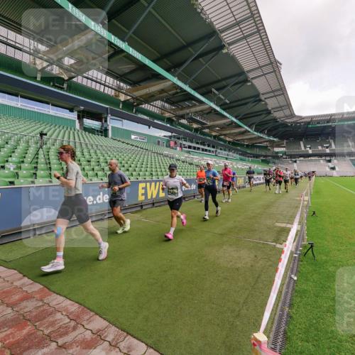 13.09.2026 - 21. swb-Marathon Bremen Michael Burmester http://msf.ph/oto/10309373 13.09.2026 13:05:49 Laufen im Stadion 109, 178, 217, 244, 287, 303, 323, 394, 430, 454, 536, 565, 578, 613, 647, 784, 891, 900, 1073, 1205, 1239, 1243, 1274, 1307, 1308, 1365, 1373, 1380, 1456, 1533, 1574, 1581, 1627, 1656, 1687, 1780, 1823, 1848, 1909, 1914, 1932, 1941, 2023, 2076, 2089, 2126, 2241, 2244, 2265, 2275, 2301, 2310, 2355, 2356, 2393, 2430, 2452, 2464, 2602, 2723, 2742, 2764, 2867, 2872, 2902, 2910, 2919, 2957, 2959, 2985, 3030, 3055, 3217, 3278, 3320, 3343, 3419, 3444, 3485, 3909 meine-sportfotos.de