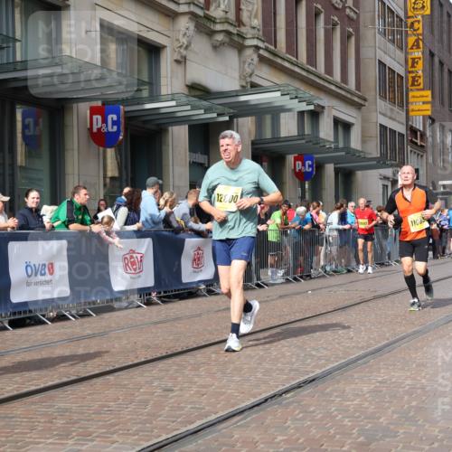 13.09.2026 - 21. swb-Marathon Bremen Strokosch-Dieckow http://msf.ph/oto/10309438 13.09.2026 10:54:41 Ziel 10555, 10646, 10901, 11001, 11569, 11620, 11860, 11889, 11908, 11976, 12313, 12800, 13592, 10067, 10146, 10410, 10503, 10589, 10608, 10631, 10704, 10765, 10837, 10884, 11039, 11040, 11174, 11389, 11569, 11593, 11874, 12038, 12265, 12328, 12467, 12519, 13526 meine-sportfotos.de