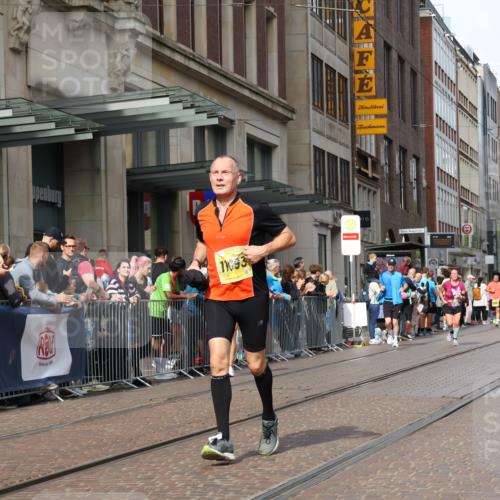 13.09.2026 - 21. swb-Marathon Bremen Strokosch-Dieckow http://msf.ph/oto/10309528 13.09.2026 10:54:42 Ziel 10555, 10646, 10901, 11001, 11620, 11860, 11889, 11908, 11976, 12313, 12800, 13592, 10067, 10146, 10410, 10503, 10589, 10608, 10631, 10704, 10765, 10837, 10884, 11039, 11040, 11174, 11389, 11569, 11593, 11874, 12038, 12265, 12328, 12467, 12519, 13526 meine-sportfotos.de