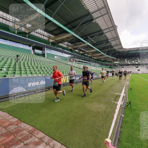 13.09.2026 - 21. swb-Marathon Bremen Michael Burmester http://msf.ph/oto/10309546 13.09.2026 13:06:12 Laufen im Stadion 109, 178, 217, 244, 287, 303, 310, 323, 372, 394, 430, 454, 536, 578, 613, 647, 784, 831, 891, 900, 1073, 1083, 1205, 1239, 1243, 1274, 1307, 1308, 1365, 1369, 1380, 1437, 1533, 1545, 1574, 1581, 1627, 1656, 1780, 1823, 1848, 1909, 1914, 1932, 1941, 2023, 2076, 2089, 2090, 2126, 2241, 2244, 2265, 2275, 2301, 2310, 2355, 2356, 2393, 2440, 2464, 2602, 2707, 2723, 2742, 2764, 2867, 2902, 2919, 2959, 2985, 3030, 3055, 3278, 3320, 3343, 3444, 3485 meine-sportfotos.de