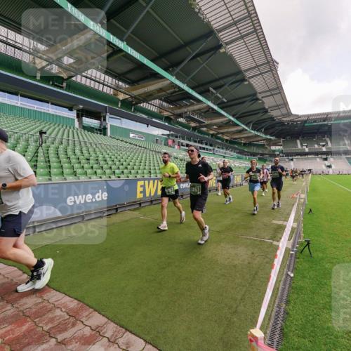 13.09.2026 - 21. swb-Marathon Bremen Michael Burmester http://msf.ph/oto/10309578 13.09.2026 13:06:16 Laufen im Stadion 109, 217, 244, 287, 303, 310, 323, 372, 394, 430, 454, 536, 578, 613, 647, 716, 784, 831, 891, 900, 1073, 1083, 1205, 1239, 1243, 1274, 1307, 1308, 1365, 1369, 1380, 1437, 1533, 1545, 1574, 1581, 1627, 1656, 1780, 1823, 1848, 1871, 1909, 1914, 1932, 1941, 2023, 2076, 2089, 2090, 2126, 2241, 2244, 2265, 2275, 2301, 2310, 2355, 2356, 2393, 2440, 2464, 2602, 2699, 2707, 2721, 2723, 2742, 2764, 2818, 2902, 2959, 2985, 3030, 3055, 3278, 3320, 3343, 3444, 3485 meine-sportfotos.de