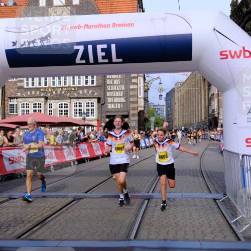 13.09.2026 - 21. swb-Marathon Bremen Tim E. http://msf.ph/oto/10309609 13.09.2026 10:52:45 Ziel 10761, 10812, 10958, 11109, 11350, 11604, 11605, 11610, 11669, 12319, 12361, 12439, 12533 meine-sportfotos.de