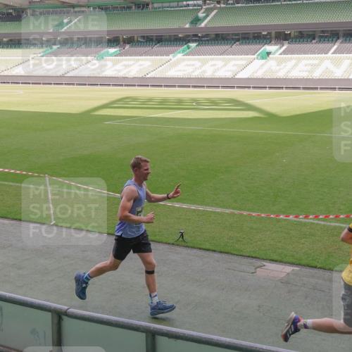 13.09.2026 - 21. swb-Marathon Bremen Michael Burmester http://msf.ph/oto/10309611 13.09.2026 12:43:07 Laufen im Stadion 439, 749, 819, 1009, 1223, 1224, 1372, 1562, 1619, 1667, 1712, 1745, 1850, 1862, 1879, 1921, 2094, 2207, 2651, 2683, 3251, 3368, 3500, 3584, 3688, 4096, 4847, 4904, 5143, 5199, 5316, 5601, 5663, 5672, 5776, 5828, 6359, 6579, 6929, 6991, 7141, 7170, 7841, 7950, 8311, 8383, 8394, 8689, 8749, 8850, 8994, 9120, 9153, 9200, 9233, 9533, 9849, 277, 453, 807, 862, 901, 1248, 1320, 1323, 1472, 1576, 1587, 1717, 1751, 1911, 5160, 5163, 5912 meine-sportfotos.de