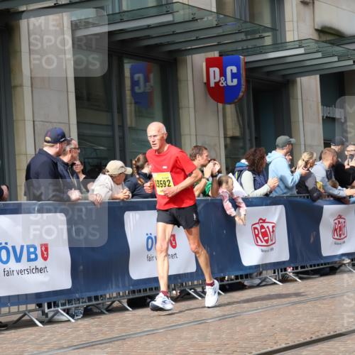 13.09.2026 - 21. swb-Marathon Bremen Strokosch-Dieckow http://msf.ph/oto/10309616 13.09.2026 10:54:46 Ziel 10555, 10646, 10901, 11001, 11014, 11620, 11631, 11860, 11889, 11908, 11910, 11976, 12201, 12313, 12549, 13592, 10067, 10146, 10410, 10589, 10608, 10704, 10765, 11039, 11040, 11174, 11389, 11569, 11593, 11874, 12038, 12265, 12328, 12467, 12519, 12800, 13526 meine-sportfotos.de