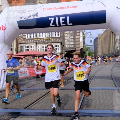 13.09.2026 - 21. swb-Marathon Bremen Tim E. http://msf.ph/oto/10309657 13.09.2026 10:52:46 Ziel 10761, 10812, 10958, 11109, 11350, 11604, 11605, 11610, 11669, 12319, 12361, 12439, 12533 meine-sportfotos.de