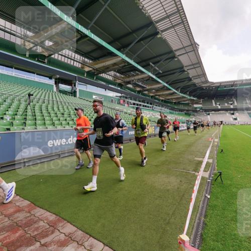 13.09.2026 - 21. swb-Marathon Bremen Michael Burmester http://msf.ph/oto/10309676 13.09.2026 13:06:29 Laufen im Stadion 109, 132, 156, 217, 244, 287, 303, 310, 323, 372, 394, 430, 454, 536, 578, 613, 647, 716, 784, 831, 834, 891, 900, 922, 1073, 1083, 1205, 1243, 1274, 1308, 1365, 1369, 1380, 1437, 1533, 1545, 1574, 1581, 1823, 1848, 1871, 1909, 1914, 1926, 1938, 2076, 2089, 2090, 2126, 2219, 2241, 2244, 2265, 2275, 2301, 2310, 2318, 2355, 2356, 2393, 2440, 2464, 2602, 2699, 2707, 2721, 2742, 2764, 2818, 2902, 2911, 2959, 2960, 2985, 3030, 3055, 3278, 3444, 3485 meine-sportfotos.de