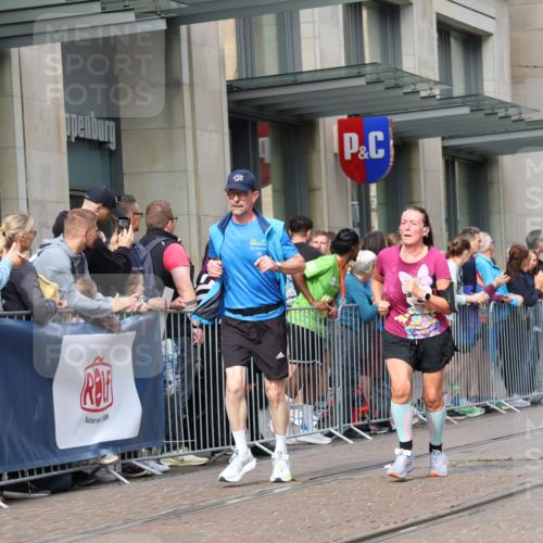 13.09.2026 - 21. swb-Marathon Bremen Strokosch-Dieckow http://msf.ph/oto/10309697 13.09.2026 10:54:48 Ziel 10555, 10646, 10901, 11001, 11014, 11466, 11620, 11631, 11860, 11889, 11908, 11910, 11976, 12201, 12313, 12549, 13592, 10067, 10146, 10410, 10589, 10608, 10704, 10765, 11039, 11040, 11174, 11389, 11569, 11593, 11874, 12038, 12265, 12467, 12519, 12800, 13526 meine-sportfotos.de