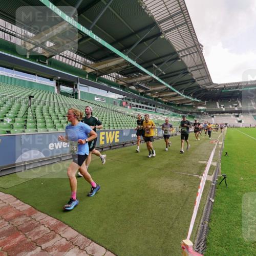 13.09.2026 - 21. swb-Marathon Bremen Michael Burmester http://msf.ph/oto/10309745 13.09.2026 13:06:39 Laufen im Stadion 109, 132, 156, 217, 244, 287, 303, 310, 323, 372, 394, 430, 454, 578, 607, 613, 647, 716, 784, 831, 834, 846, 891, 900, 922, 1073, 1083, 1189, 1205, 1243, 1274, 1308, 1365, 1369, 1380, 1387, 1437, 1533, 1545, 1574, 1581, 1600, 1823, 1841, 1848, 1871, 1909, 1926, 1938, 2070, 2076, 2090, 2219, 2241, 2244, 2265, 2275, 2301, 2310, 2318, 2355, 2356, 2393, 2440, 2464, 2699, 2707, 2721, 2731, 2755, 2764, 2818, 2902, 2911, 2960, 2985, 3030, 3055, 3278, 3444, 3485 meine-sportfotos.de