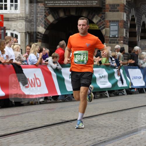 13.09.2026 - 21. swb-Marathon Bremen Strokosch-Dieckow http://msf.ph/oto/10309792 13.09.2026 13:03:34 Ziel 7206, 7478, 8028, 8756, 9200, 1090, 1587, 5024, 5143, 5719, 6973, 8096 meine-sportfotos.de
