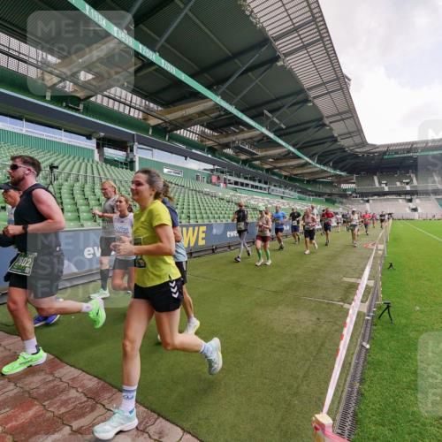 13.09.2026 - 21. swb-Marathon Bremen Michael Burmester http://msf.ph/oto/10309819 13.09.2026 13:06:49 Laufen im Stadion 109, 132, 156, 217, 244, 287, 303, 310, 372, 394, 430, 454, 489, 578, 607, 613, 682, 716, 784, 831, 834, 846, 891, 900, 922, 1083, 1173, 1189, 1205, 1274, 1365, 1369, 1380, 1387, 1437, 1532, 1533, 1545, 1574, 1581, 1600, 1823, 1841, 1848, 1854, 1871, 1909, 1926, 1938, 2070, 2076, 2090, 2219, 2244, 2265, 2275, 2283, 2310, 2318, 2355, 2356, 2393, 2440, 2464, 2699, 2707, 2721, 2731, 2755, 2818, 2902, 2911, 2949, 2960, 3055, 3444, 3485 meine-sportfotos.de