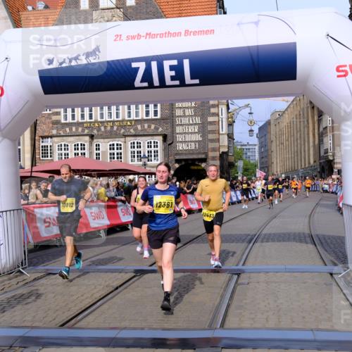 13.09.2026 - 21. swb-Marathon Bremen Tim E. http://msf.ph/oto/10309830 13.09.2026 10:52:49 Ziel 10193, 10761, 10812, 10906, 10958, 11109, 11144, 11350, 11362, 11604, 11605, 11669, 12361, 12439, 12533 meine-sportfotos.de