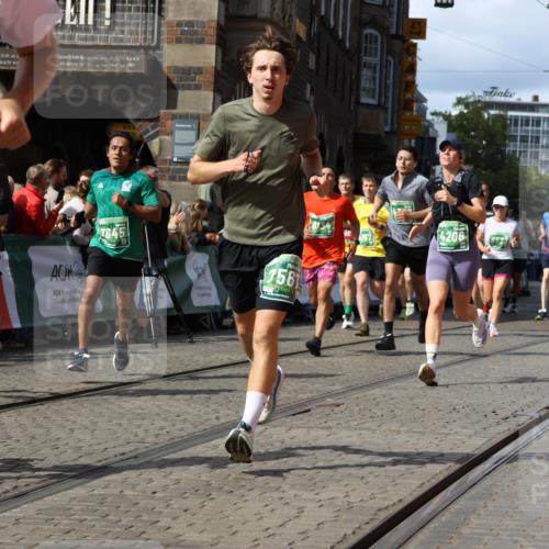 13.09.2026 - 21. swb-Marathon Bremen Strokosch-Dieckow http://msf.ph/oto/10309863 13.09.2026 13:30:34 Ziel 881, 1308, 1909, 1938, 2265, 2364, 2900, 4763, 5039, 5615, 6225, 6720, 6942, 6992, 6994, 7184, 7609, 7932, 7966, 8090, 8105, 8115, 8314, 8441, 8494, 9015, 9125, 9412, 9529, 800, 834, 1533, 1771, 1841, 1926, 1941, 2369, 2452, 2723, 2985, 4206, 4342, 4757, 4920, 5681, 5802, 5822, 5900, 6134, 6343, 6523, 7012, 7645, 9653, 9692, 9699, 9825, 13090 meine-sportfotos.de