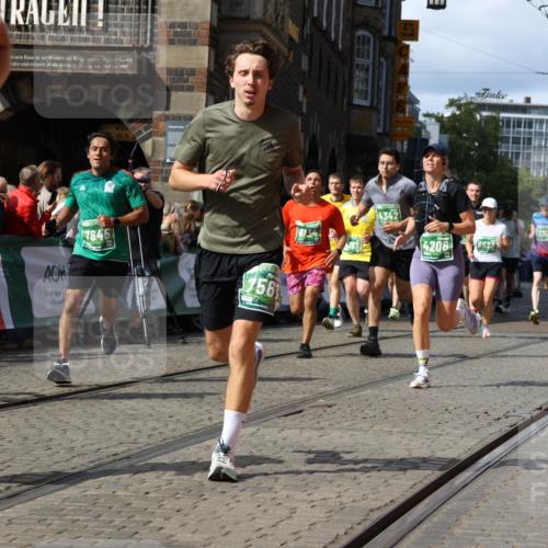 13.09.2026 - 21. swb-Marathon Bremen Strokosch-Dieckow http://msf.ph/oto/10309923 13.09.2026 13:30:34 Ziel 881, 1308, 1909, 1938, 2265, 2364, 2900, 4763, 5039, 5615, 6225, 6720, 6942, 6992, 6994, 7184, 7609, 7932, 7966, 8090, 8105, 8115, 8314, 8441, 8494, 9015, 9125, 9412, 9529, 800, 834, 1533, 1771, 1841, 1926, 1941, 2369, 2452, 2723, 2985, 4206, 4342, 4757, 4920, 5681, 5802, 5822, 5900, 6134, 6343, 6523, 7012, 7645, 9653, 9692, 9699, 9825, 13090 meine-sportfotos.de