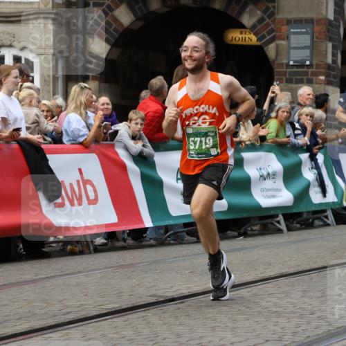 13.09.2026 - 21. swb-Marathon Bremen Strokosch-Dieckow http://msf.ph/oto/10309953 13.09.2026 13:03:37 Ziel 1372, 7206, 7478, 7715, 8028, 1090, 1587, 2889, 5143, 6973, 8096 meine-sportfotos.de