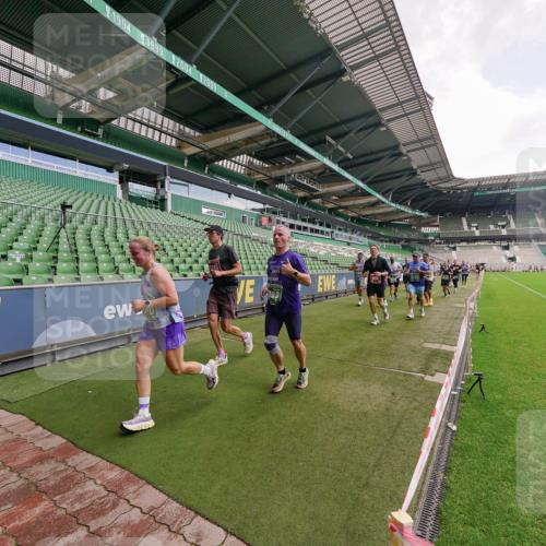 13.09.2026 - 21. swb-Marathon Bremen Michael Burmester http://msf.ph/oto/10309986 13.09.2026 13:07:11 Laufen im Stadion 109, 132, 156, 217, 287, 303, 310, 372, 430, 454, 489, 578, 607, 613, 682, 716, 784, 800, 808, 809, 831, 834, 846, 911, 922, 1083, 1173, 1189, 1205, 1210, 1274, 1322, 1364, 1365, 1369, 1387, 1395, 1437, 1532, 1533, 1545, 1574, 1581, 1600, 1823, 1831, 1841, 1848, 1854, 1871, 1909, 1926, 1938, 2003, 2070, 2076, 2090, 2219, 2244, 2275, 2283, 2310, 2318, 2355, 2356, 2393, 2405, 2440, 2464, 2492, 2565, 2699, 2707, 2721, 2731, 2755, 2802, 2818, 2831, 2866, 2902, 2911, 2949, 2960, 3055 meine-sportfotos.de