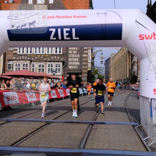 13.09.2026 - 21. swb-Marathon Bremen Tim E. http://msf.ph/oto/10310000 13.09.2026 10:52:56 Ziel 10193, 10339, 10652, 10761, 10812, 10827, 10906, 10958, 11002, 11109, 11144, 11350, 11362, 11597, 11604, 11605, 12338, 12361, 12399, 12439, 12533 meine-sportfotos.de