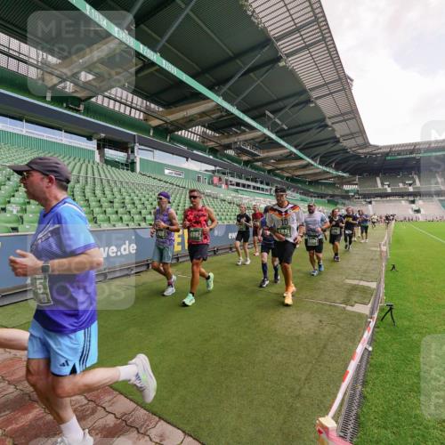 13.09.2026 - 21. swb-Marathon Bremen Michael Burmester http://msf.ph/oto/10310016 13.09.2026 13:07:14 Laufen im Stadion 109, 132, 156, 217, 287, 303, 310, 372, 430, 454, 489, 578, 607, 613, 682, 716, 784, 800, 808, 809, 831, 834, 846, 911, 922, 1083, 1173, 1189, 1205, 1210, 1274, 1322, 1364, 1365, 1369, 1387, 1395, 1437, 1532, 1533, 1545, 1574, 1581, 1600, 1823, 1831, 1841, 1848, 1854, 1871, 1909, 1926, 1938, 2003, 2070, 2076, 2090, 2219, 2275, 2283, 2318, 2355, 2356, 2393, 2405, 2440, 2492, 2565, 2611, 2699, 2707, 2721, 2731, 2755, 2802, 2818, 2831, 2866, 2902, 2911, 2949, 2960, 3055 meine-sportfotos.de