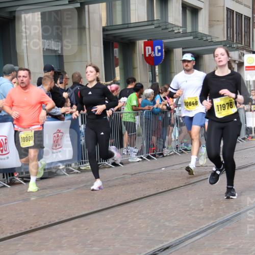 13.09.2026 - 21. swb-Marathon Bremen Strokosch-Dieckow http://msf.ph/oto/10310036 13.09.2026 10:54:55 Ziel 10555, 10725, 11001, 11014, 11466, 11631, 11908, 11910, 11976, 12201, 12218, 12258, 12549, 10589, 10608, 10646, 10704, 10901, 11040, 11174, 11569, 11620, 11860, 11874, 11889, 11976, 12038, 12313, 12519, 12800, 13526, 13592 meine-sportfotos.de