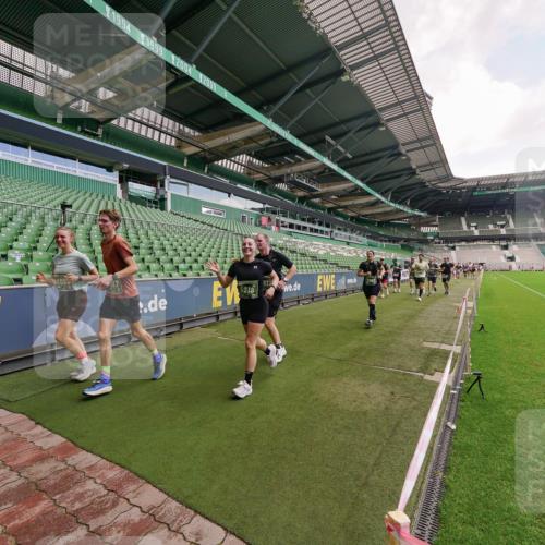 13.09.2026 - 21. swb-Marathon Bremen Michael Burmester http://msf.ph/oto/10310109 13.09.2026 13:07:21 Laufen im Stadion 109, 132, 156, 287, 303, 310, 372, 430, 454, 489, 578, 607, 613, 682, 716, 784, 800, 808, 809, 831, 834, 846, 911, 922, 1083, 1173, 1189, 1205, 1210, 1274, 1285, 1322, 1364, 1365, 1369, 1387, 1395, 1437, 1532, 1545, 1574, 1581, 1600, 1823, 1831, 1841, 1848, 1854, 1871, 1909, 1926, 1938, 2003, 2070, 2090, 2215, 2219, 2275, 2283, 2318, 2355, 2356, 2366, 2393, 2405, 2440, 2492, 2565, 2611, 2699, 2707, 2721, 2731, 2755, 2782, 2802, 2818, 2831, 2866, 2902, 2911, 2949, 2960, 3055 meine-sportfotos.de
