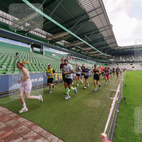 13.09.2026 - 21. swb-Marathon Bremen Michael Burmester http://msf.ph/oto/10310185 13.09.2026 13:07:34 Laufen im Stadion 109, 132, 156, 287, 303, 310, 372, 454, 489, 551, 578, 607, 613, 682, 716, 800, 808, 809, 831, 834, 846, 884, 911, 922, 1083, 1173, 1189, 1205, 1210, 1285, 1322, 1364, 1365, 1369, 1387, 1395, 1437, 1532, 1545, 1574, 1600, 1688, 1823, 1831, 1841, 1848, 1854, 1871, 1909, 1926, 1938, 2003, 2070, 2090, 2215, 2219, 2229, 2275, 2283, 2318, 2356, 2366, 2405, 2440, 2492, 2565, 2611, 2635, 2699, 2707, 2721, 2727, 2731, 2755, 2782, 2802, 2818, 2831, 2866, 2902, 2911, 2949, 2960 meine-sportfotos.de