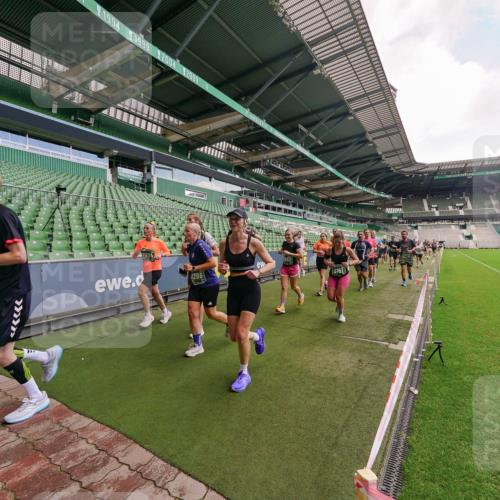 13.09.2026 - 21. swb-Marathon Bremen Michael Burmester http://msf.ph/oto/10310203 13.09.2026 13:07:35 Laufen im Stadion 109, 132, 156, 287, 303, 310, 372, 454, 489, 551, 578, 607, 613, 682, 716, 800, 808, 809, 831, 834, 846, 884, 911, 922, 1083, 1173, 1189, 1205, 1210, 1285, 1322, 1364, 1365, 1369, 1387, 1395, 1437, 1532, 1545, 1574, 1600, 1688, 1823, 1831, 1841, 1848, 1854, 1871, 1909, 1926, 1938, 2003, 2070, 2090, 2215, 2219, 2229, 2275, 2283, 2318, 2356, 2366, 2405, 2440, 2492, 2565, 2611, 2635, 2699, 2707, 2721, 2727, 2731, 2755, 2782, 2802, 2818, 2831, 2866, 2902, 2911, 2949, 2960 meine-sportfotos.de