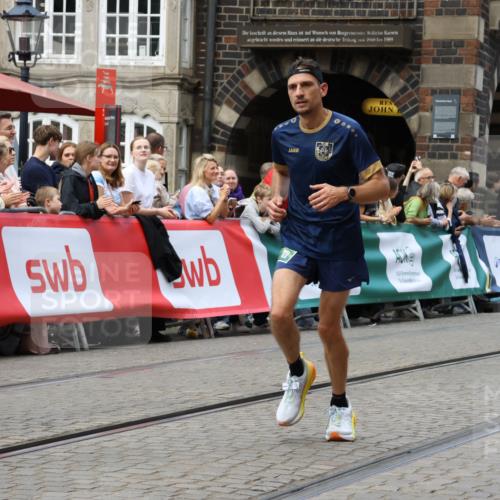 13.09.2026 - 21. swb-Marathon Bremen Strokosch-Dieckow http://msf.ph/oto/10310261 13.09.2026 13:03:40 Ziel 1372, 1950, 7206, 7478, 7715, 8028, 1587, 2889, 3500, 8096, 9642 meine-sportfotos.de