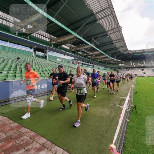 13.09.2026 - 21. swb-Marathon Bremen Michael Burmester http://msf.ph/oto/10310270 13.09.2026 13:07:41 Laufen im Stadion 132, 156, 303, 310, 372, 489, 551, 607, 613, 682, 716, 800, 808, 809, 831, 834, 846, 884, 911, 922, 1083, 1173, 1189, 1205, 1210, 1285, 1289, 1322, 1364, 1365, 1369, 1387, 1395, 1437, 1532, 1545, 1574, 1600, 1688, 1823, 1831, 1841, 1848, 1854, 1871, 1899, 1909, 1926, 1938, 2003, 2041, 2070, 2090, 2215, 2219, 2229, 2275, 2283, 2318, 2356, 2366, 2405, 2440, 2492, 2565, 2611, 2635, 2699, 2707, 2721, 2727, 2731, 2755, 2782, 2802, 2818, 2831, 2866, 2902, 2911, 2949, 2960 meine-sportfotos.de